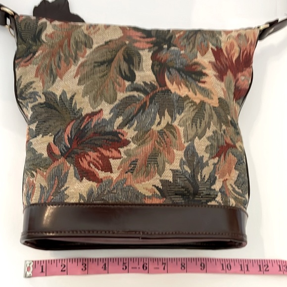 RELICđ Tapestry Bucket Shoulder Bag relic by fossil Messenger with Leaf Charm - Picture 6 of 16